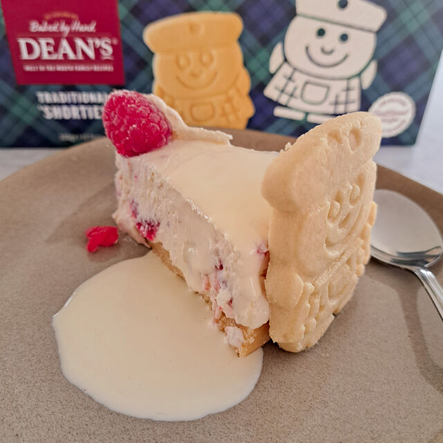 Raspberry Shortie Cheesecake